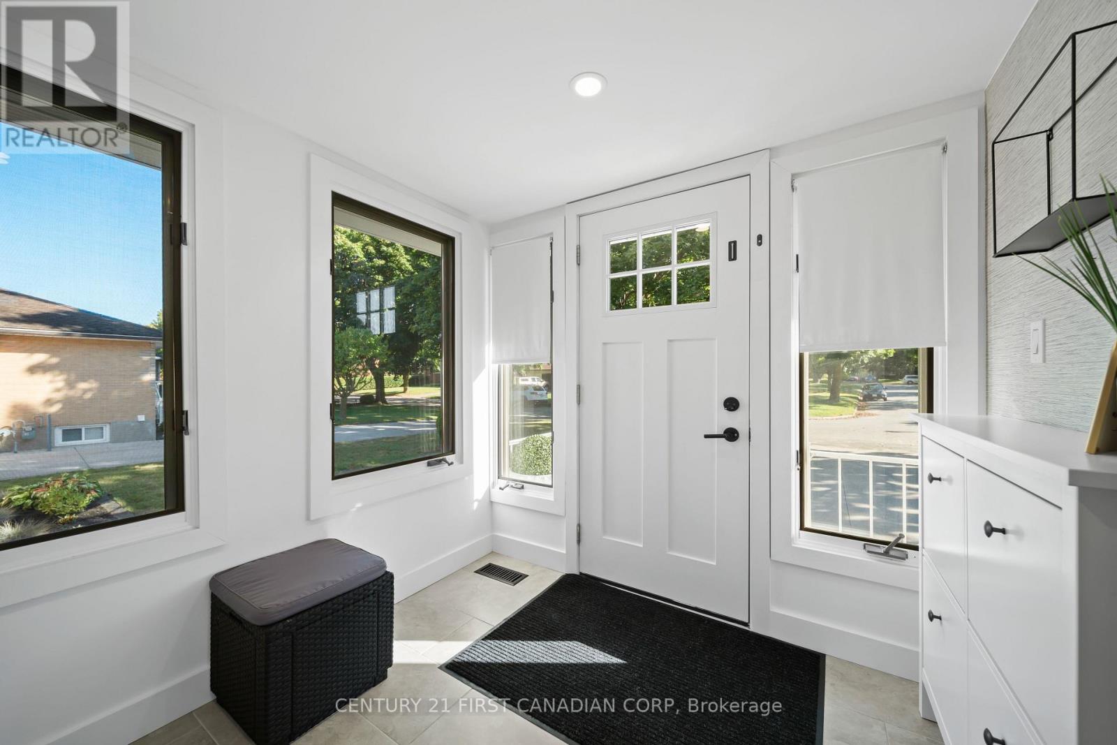 21 Marbenor Crescent, London East (East O), Ontario  N5W 1T4 - Photo 5 - X12661030