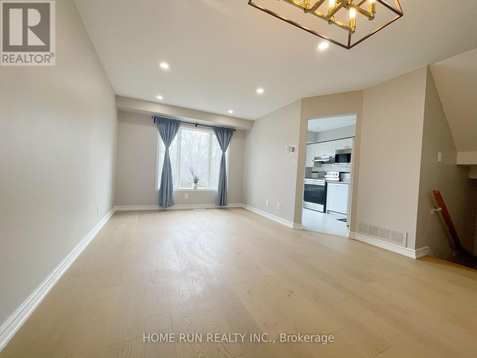 63 Banchory Crescent, Ottawa, Ontario  K2K 2V3 - Photo 7 - X12660976