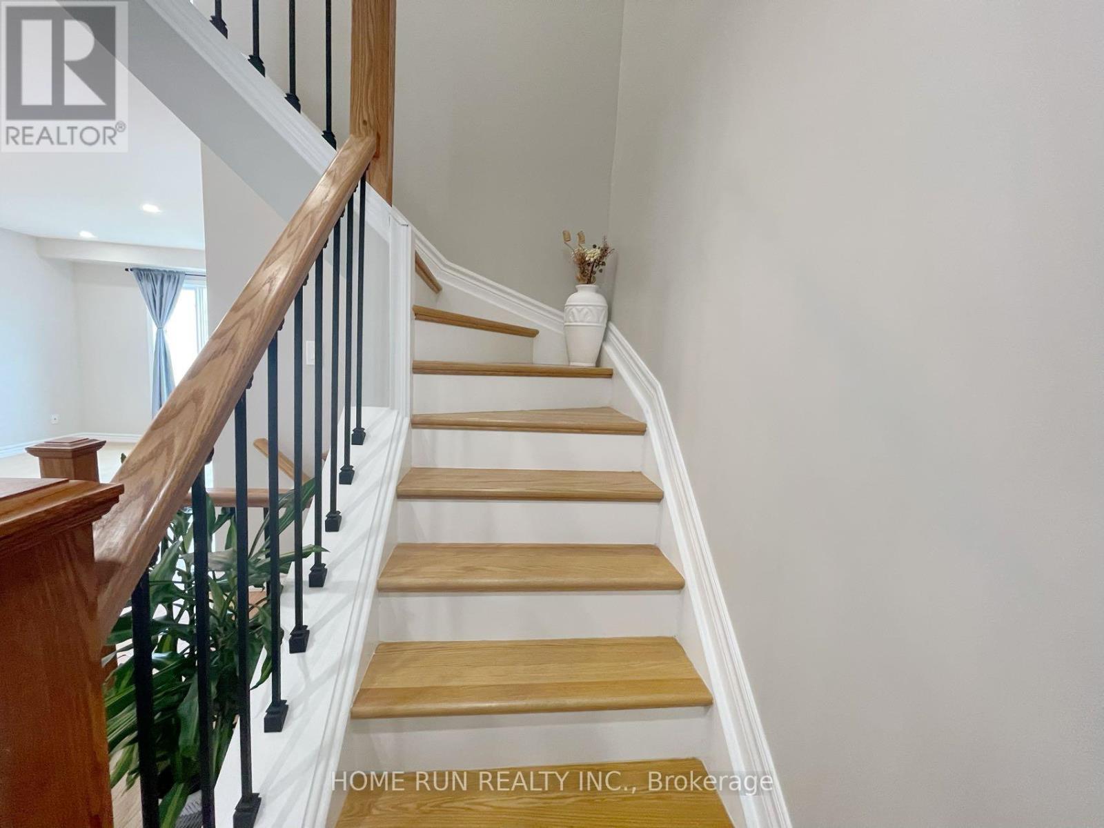 63 Banchory Crescent, Ottawa, Ontario  K2K 2V3 - Photo 8 - X12660976