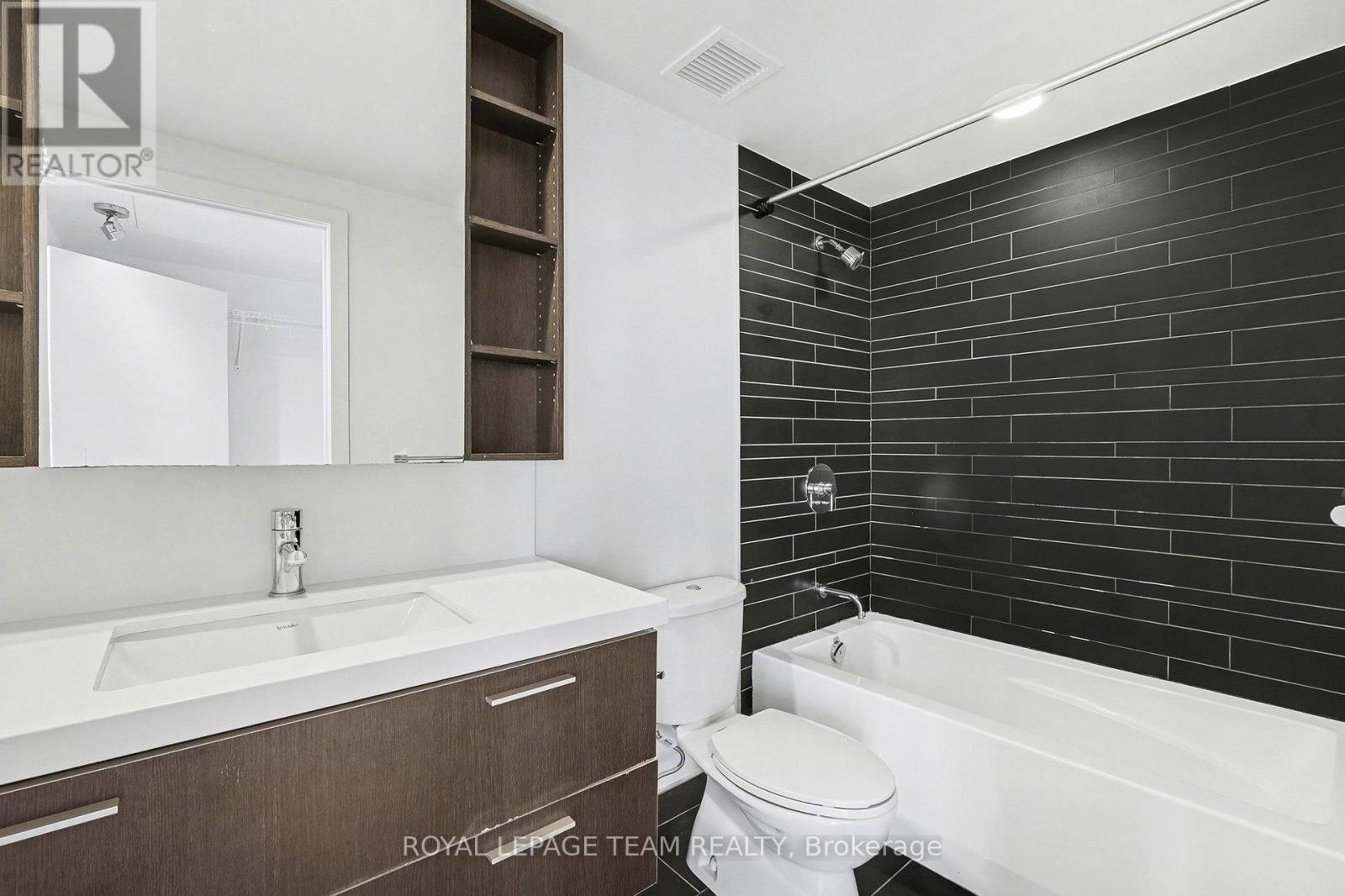 908 - 360 Mcleod Street, Ottawa, Ontario  K2P 1A9 - Photo 15 - X12661122