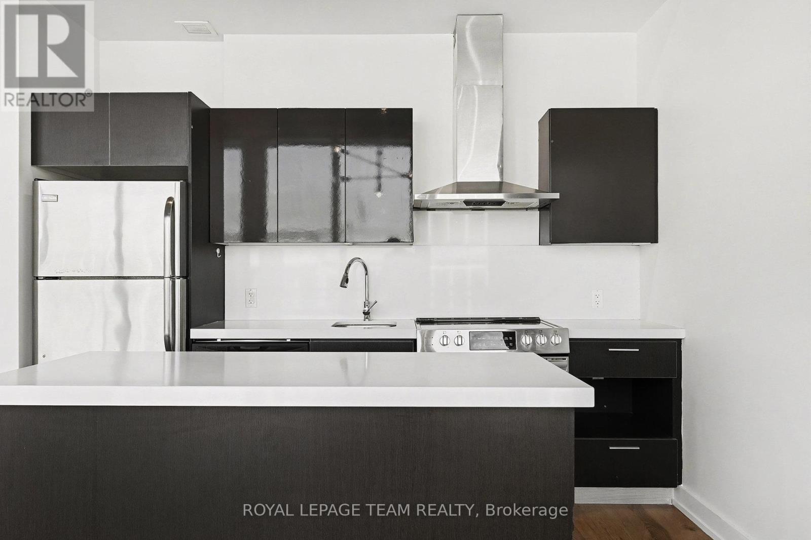 908 - 360 Mcleod Street, Ottawa, Ontario  K2P 1A9 - Photo 6 - X12661122