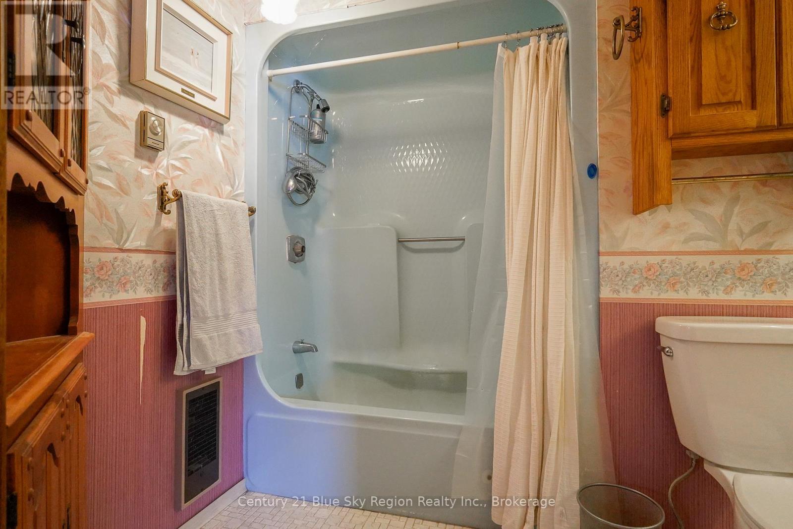 22 Dubeau Street, West Nipissing, Ontario  P0H 2M0 - Photo 15 - X12550348