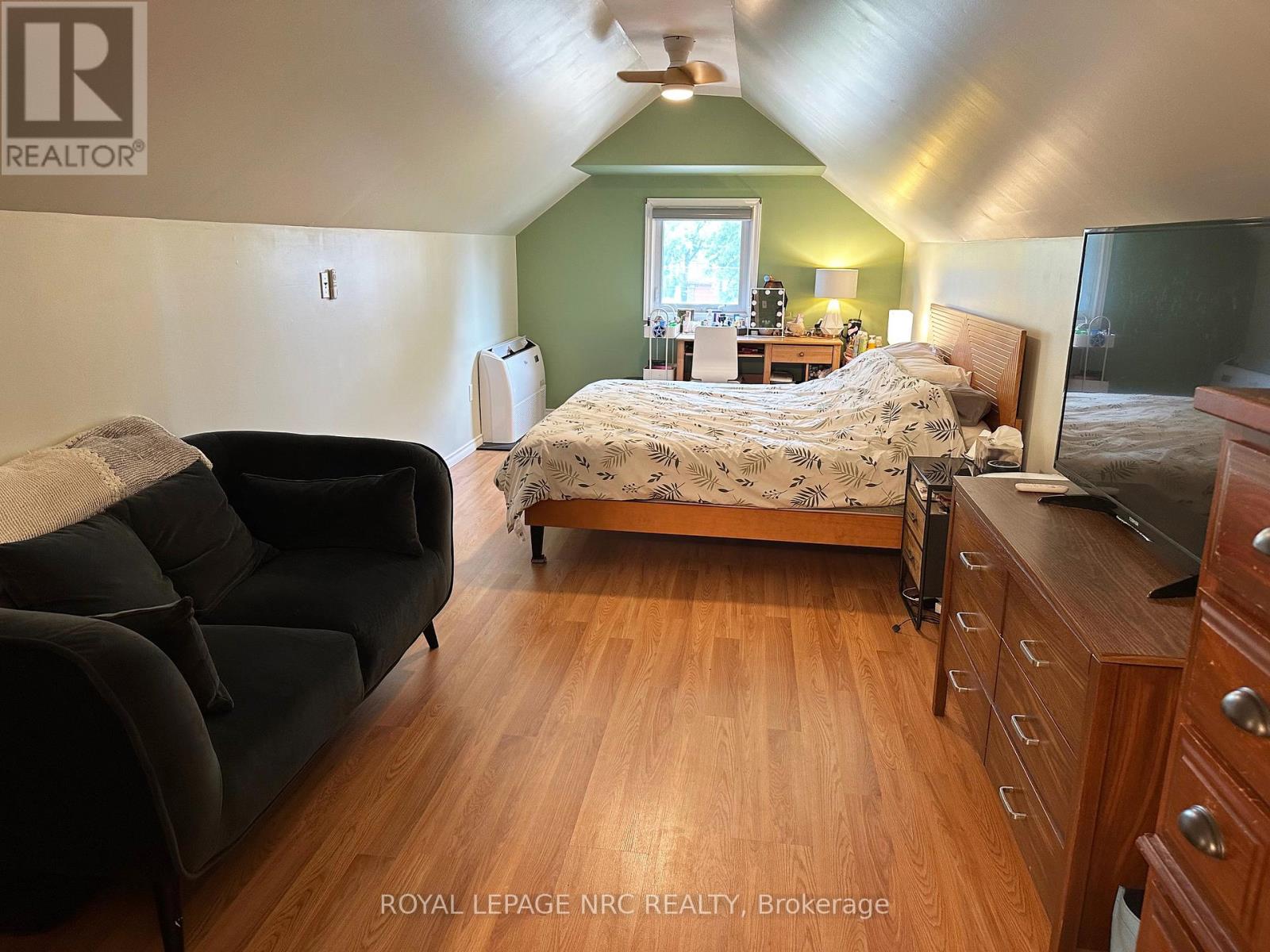 270 Beatrice Street, Welland, Ontario  L3B 2Z7 - Photo 11 - X12660962