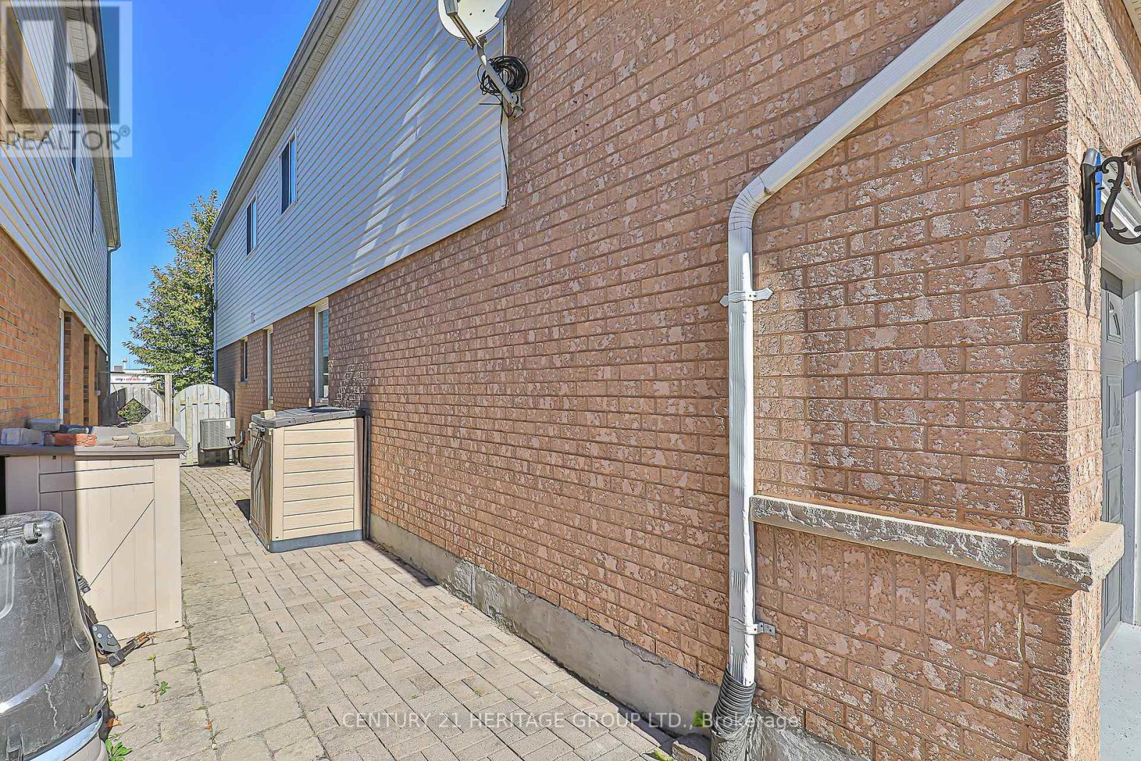 549 Pelletier Court, Newmarket, Ontario  L3X 2N7 - Photo 34 - N12470008