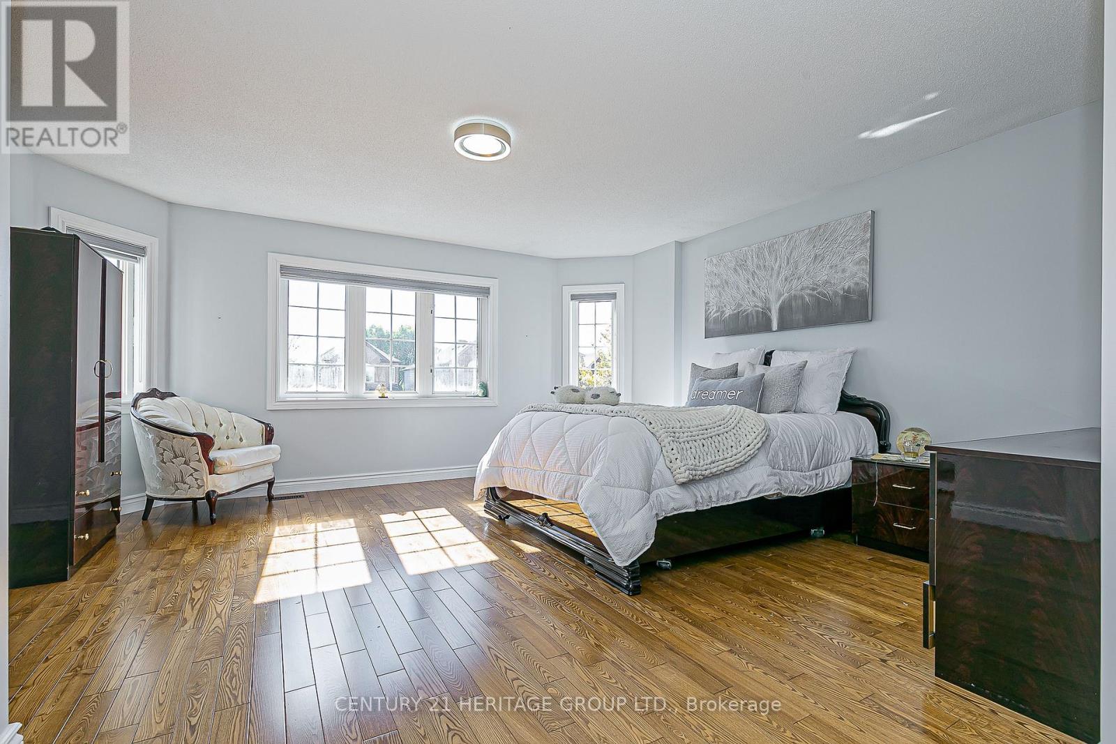 549 Pelletier Court, Newmarket, Ontario  L3X 2N7 - Photo 20 - N12470008