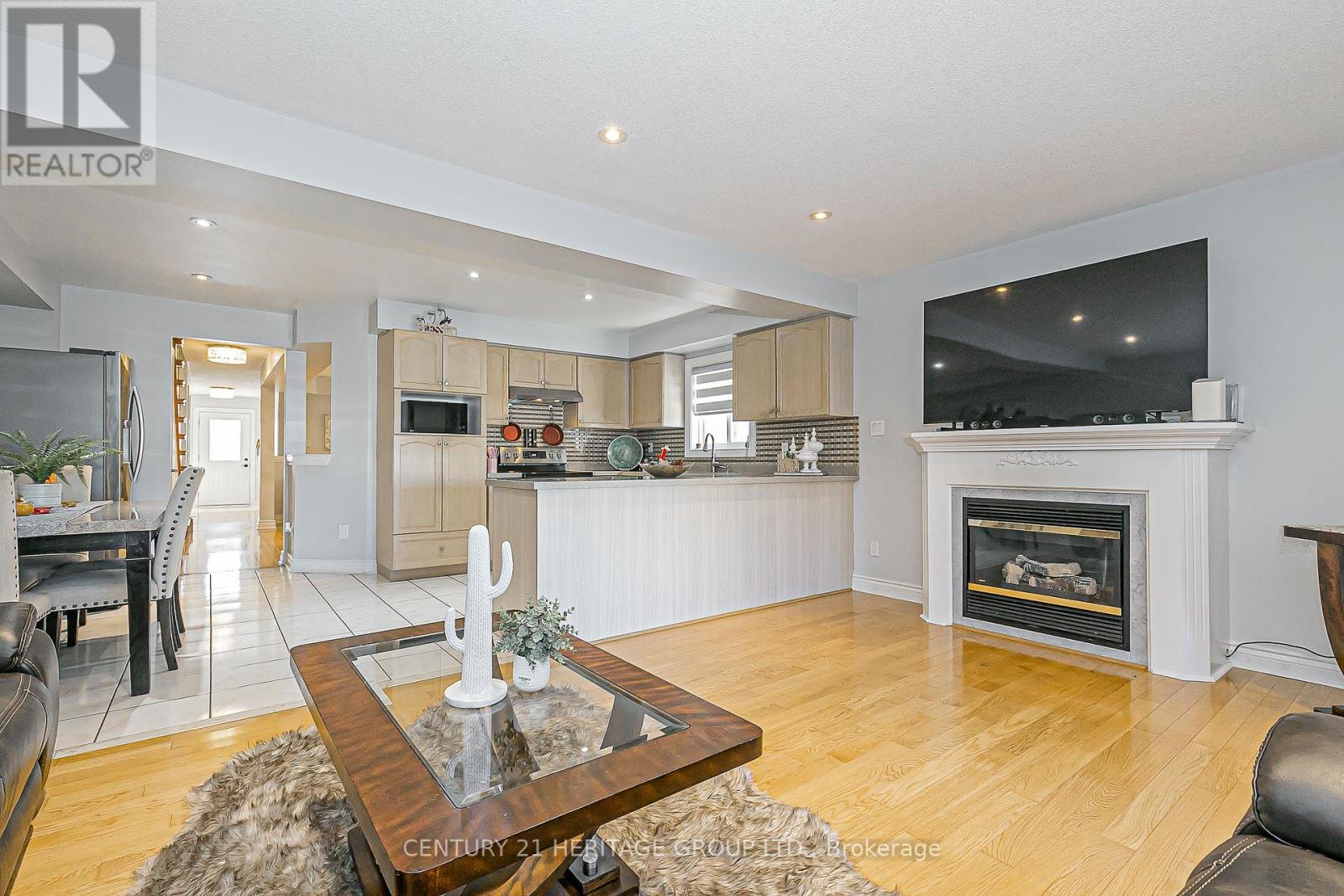 549 Pelletier Court, Newmarket, Ontario  L3X 2N7 - Photo 18 - N12470008