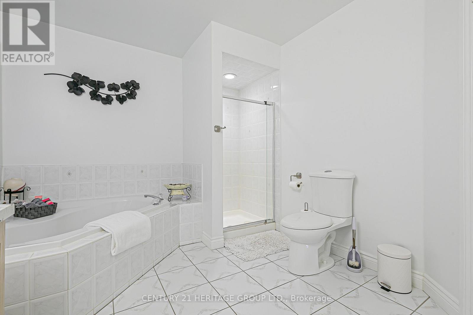 549 Pelletier Court, Newmarket, Ontario  L3X 2N7 - Photo 22 - N12470008