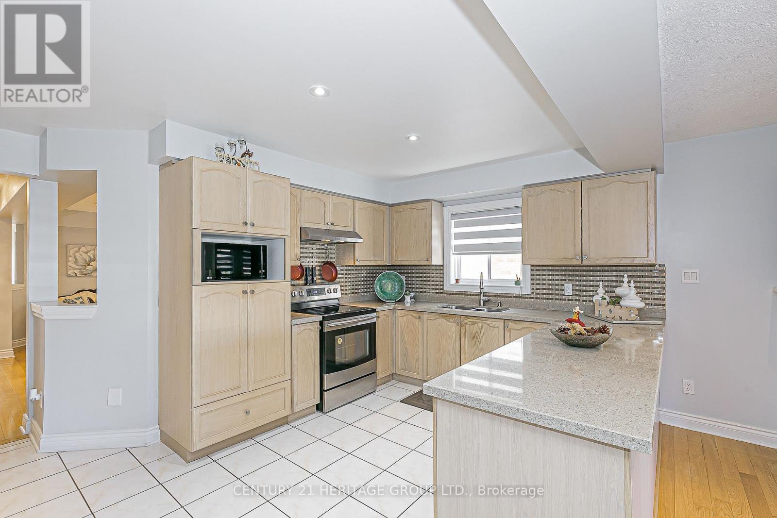 549 Pelletier Court, Newmarket, Ontario  L3X 2N7 - Photo 11 - N12470008