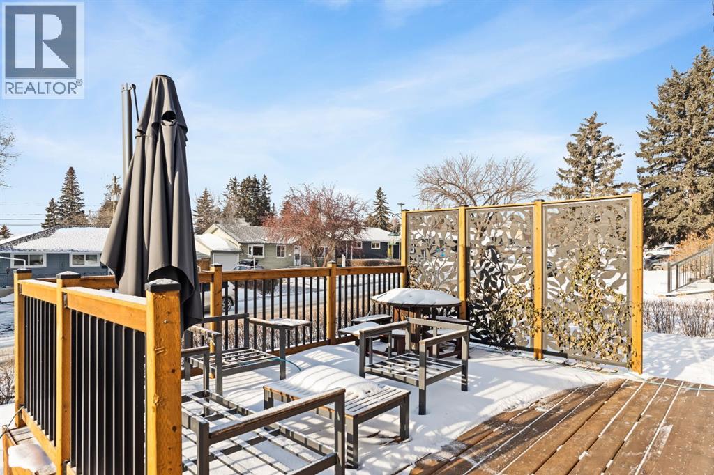 20 Calandar Road Nw, Calgary, Alberta  T2L 0P6 - Photo 3 - A2276854