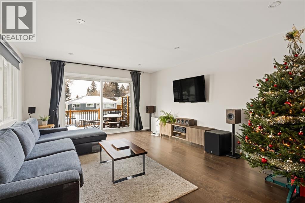 20 Calandar Road Nw, Calgary, Alberta  T2L 0P6 - Photo 5 - A2276854