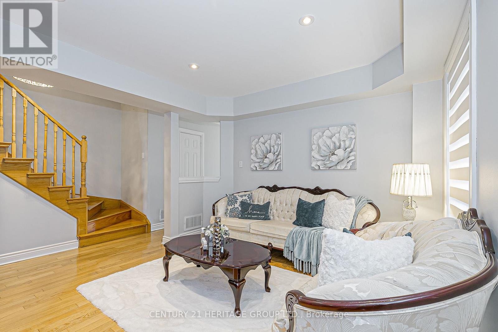 549 Pelletier Court, Newmarket, Ontario  L3X 2N7 - Photo 6 - N12470008