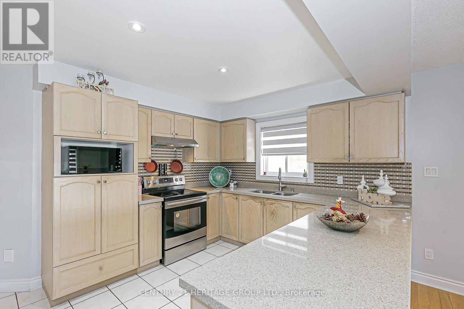 549 Pelletier Court, Newmarket, Ontario  L3X 2N7 - Photo 12 - N12470008