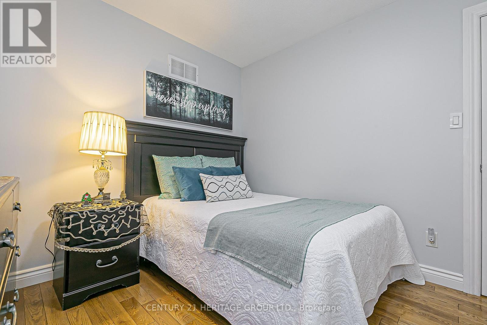 549 Pelletier Court, Newmarket, Ontario  L3X 2N7 - Photo 24 - N12470008