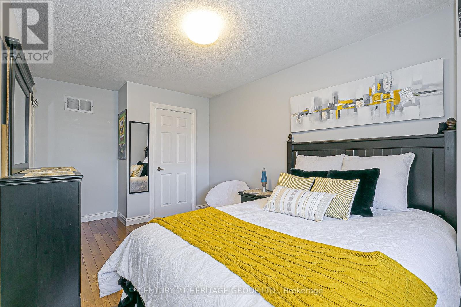 549 Pelletier Court, Newmarket, Ontario  L3X 2N7 - Photo 26 - N12470008