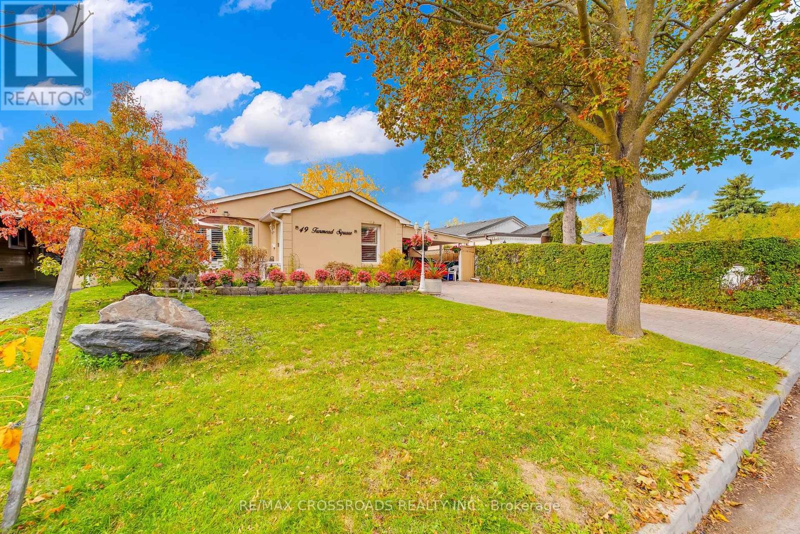 49 Tunmead Square, Toronto, Ontario  M1B 1X1 - Photo 2 - E12476703