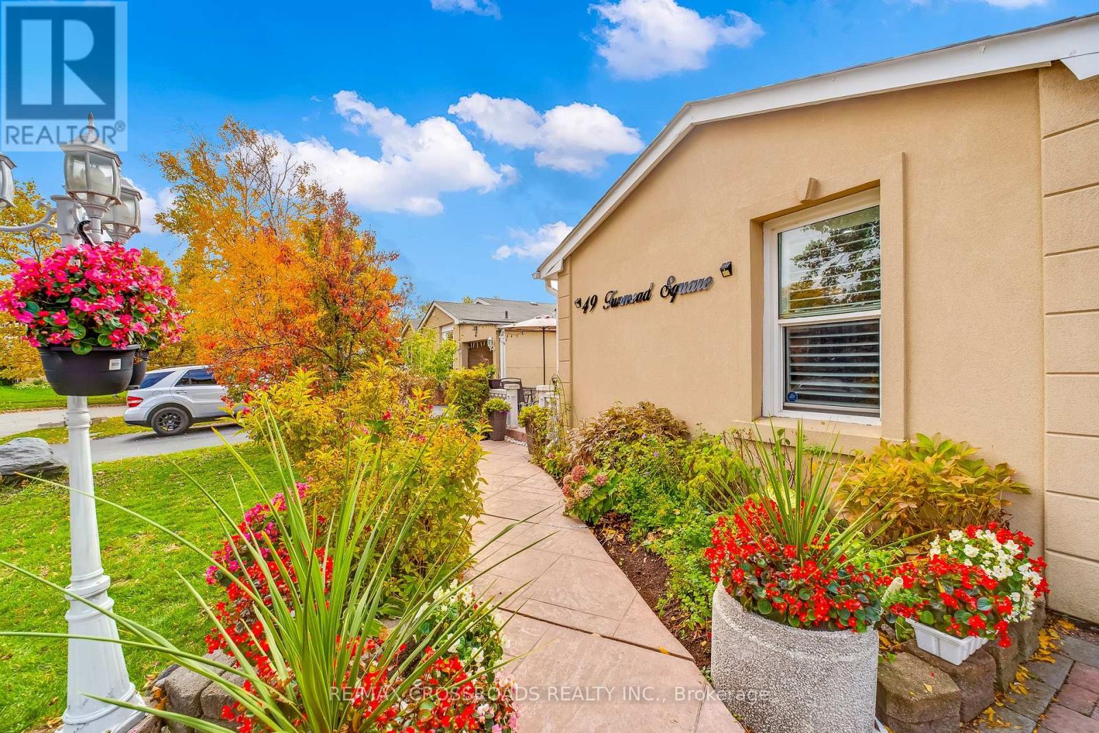 49 Tunmead Square, Toronto, Ontario  M1B 1X1 - Photo 5 - E12476703