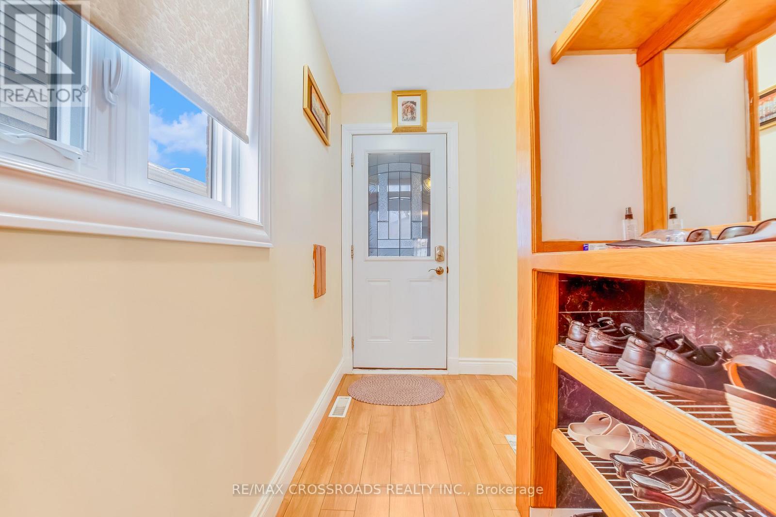 47 Jacob Fisher Drive, Toronto, Ontario  M1B 4K4 - Photo 6 - E12642466