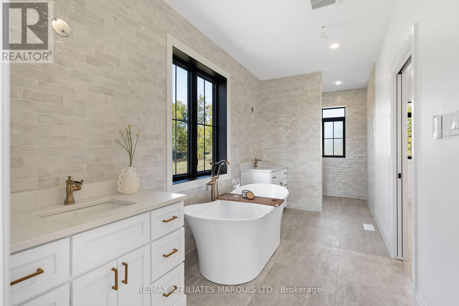 3978 Squire Road, North Glengarry, Ontario  K0C 1B0 - Photo 18 - X12413737