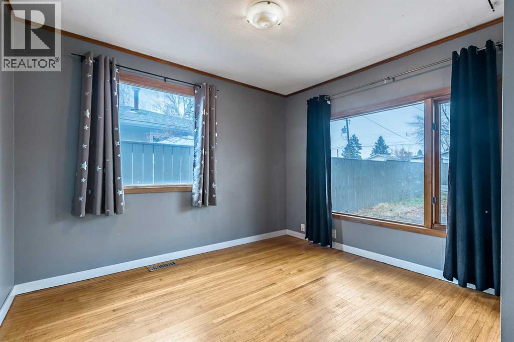 30 Crescent Road E, Okotoks, Alberta  T1S 1G4 - Photo 17 - A2271455