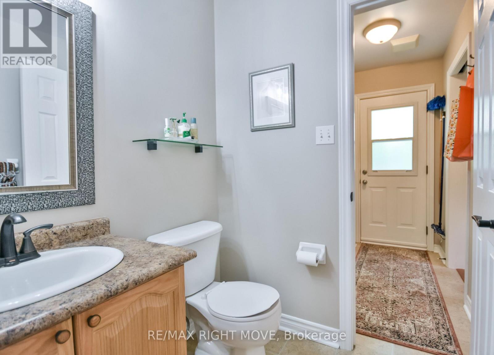 4043 Digby Drive, Severn, Ontario  L3V 0X4 - Photo 14 - S12456315