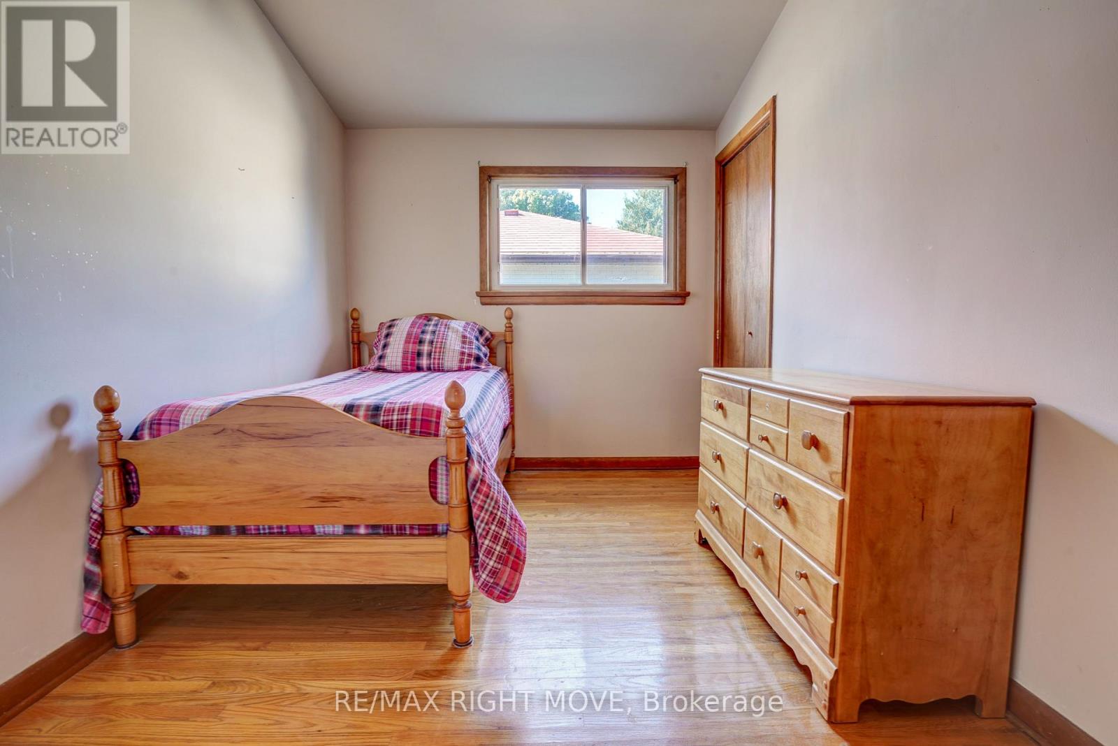 348 Collins Drive, Orillia, Ontario  L3V 1E4 - Photo 13 - S12384110