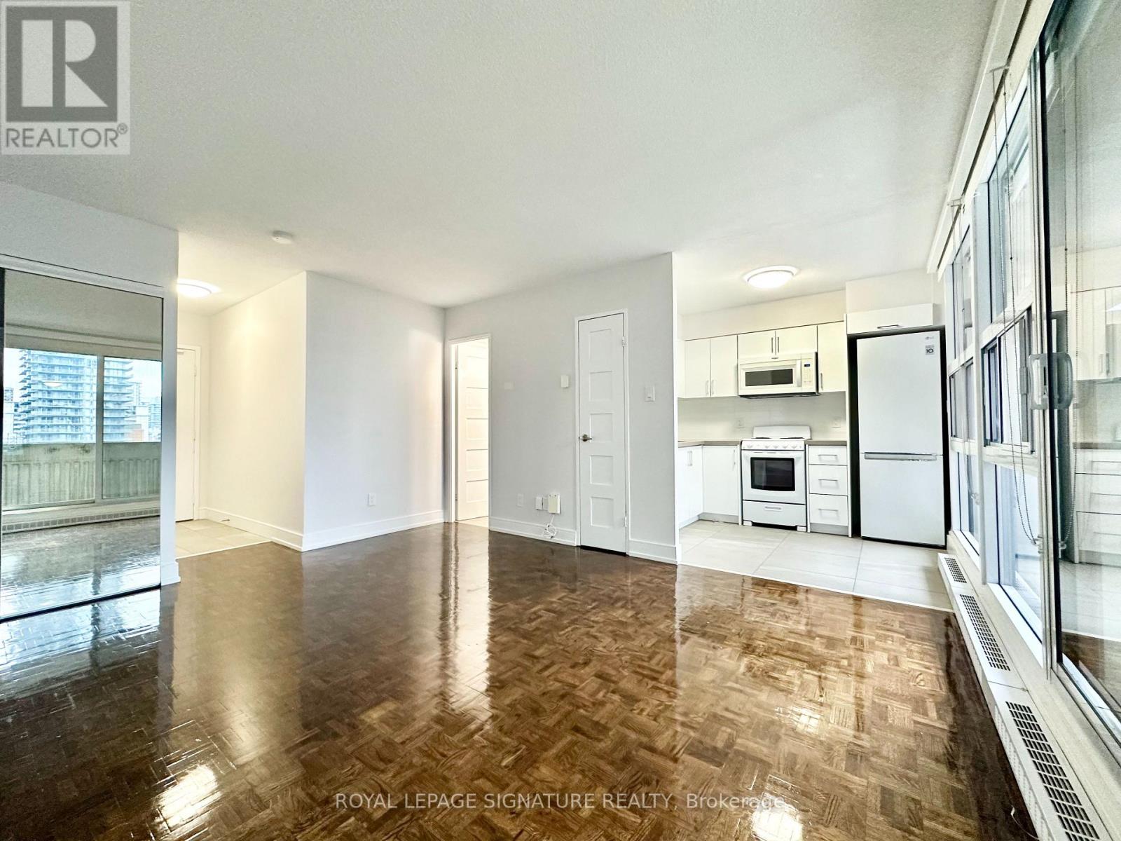 1701 - 33 Isabella Street, Toronto (Church-Yonge Corridor), Ontario  M4Y 2P7 - Photo 8 - C12660940