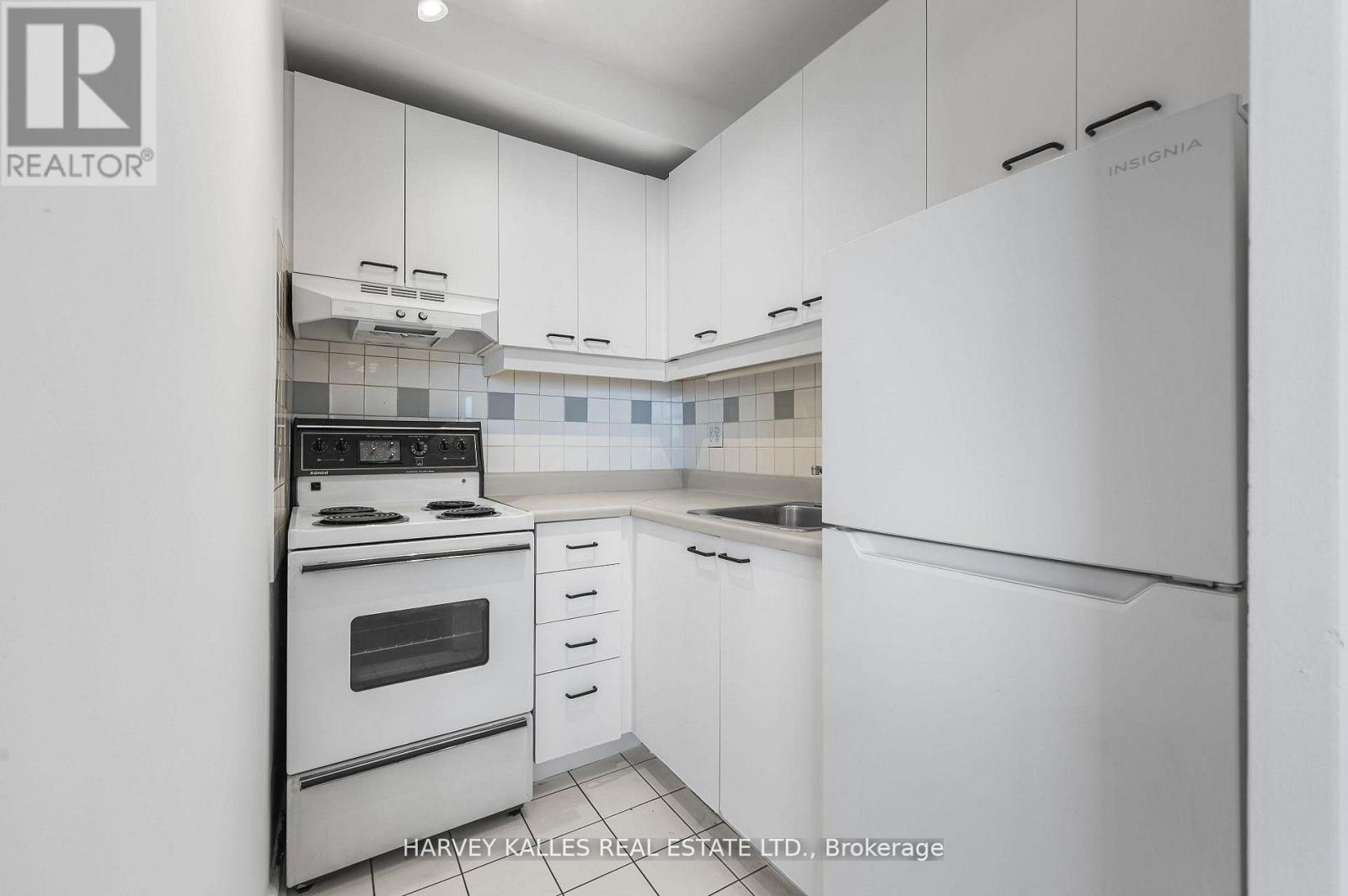 706 - 78 Warren Road, Toronto, Ontario  M4V 2R6 - Photo 16 - C12660956