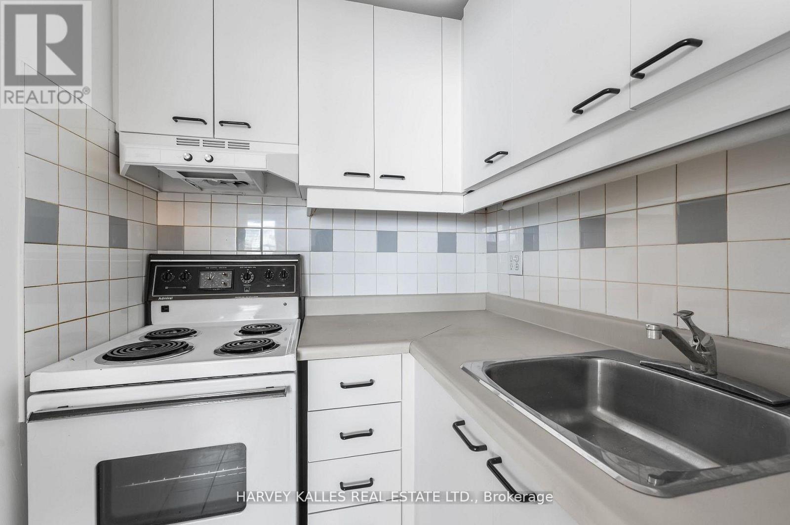 706 - 78 Warren Road, Toronto, Ontario  M4V 2R6 - Photo 17 - C12660956