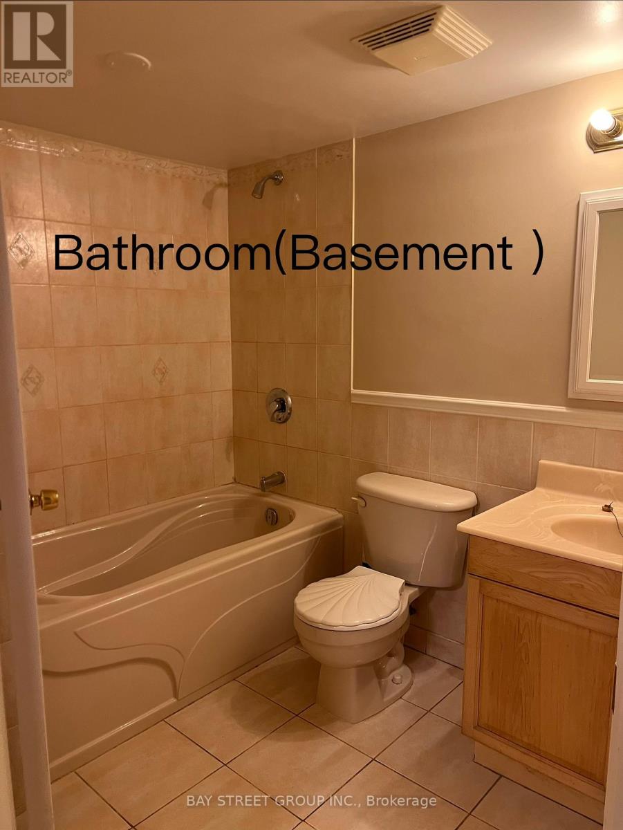 6 Pond Fern Way, Toronto (Don Valley Village), Ontario  M2J 4M8 - Photo 13 - C12660992