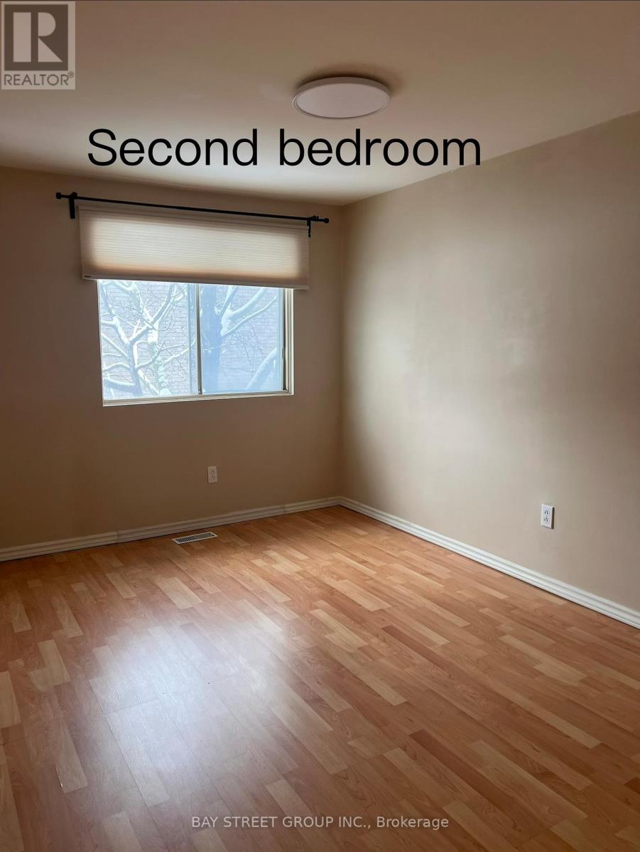 6 Pond Fern Way, Toronto (Don Valley Village), Ontario  M2J 4M8 - Photo 9 - C12660992