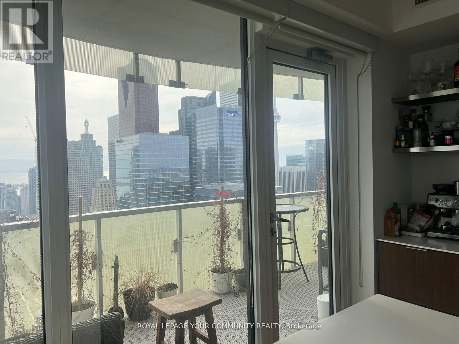 4705 - 197 Yonge Street, Toronto, Ontario  M5B 1M4 - Photo 11 - C12661014