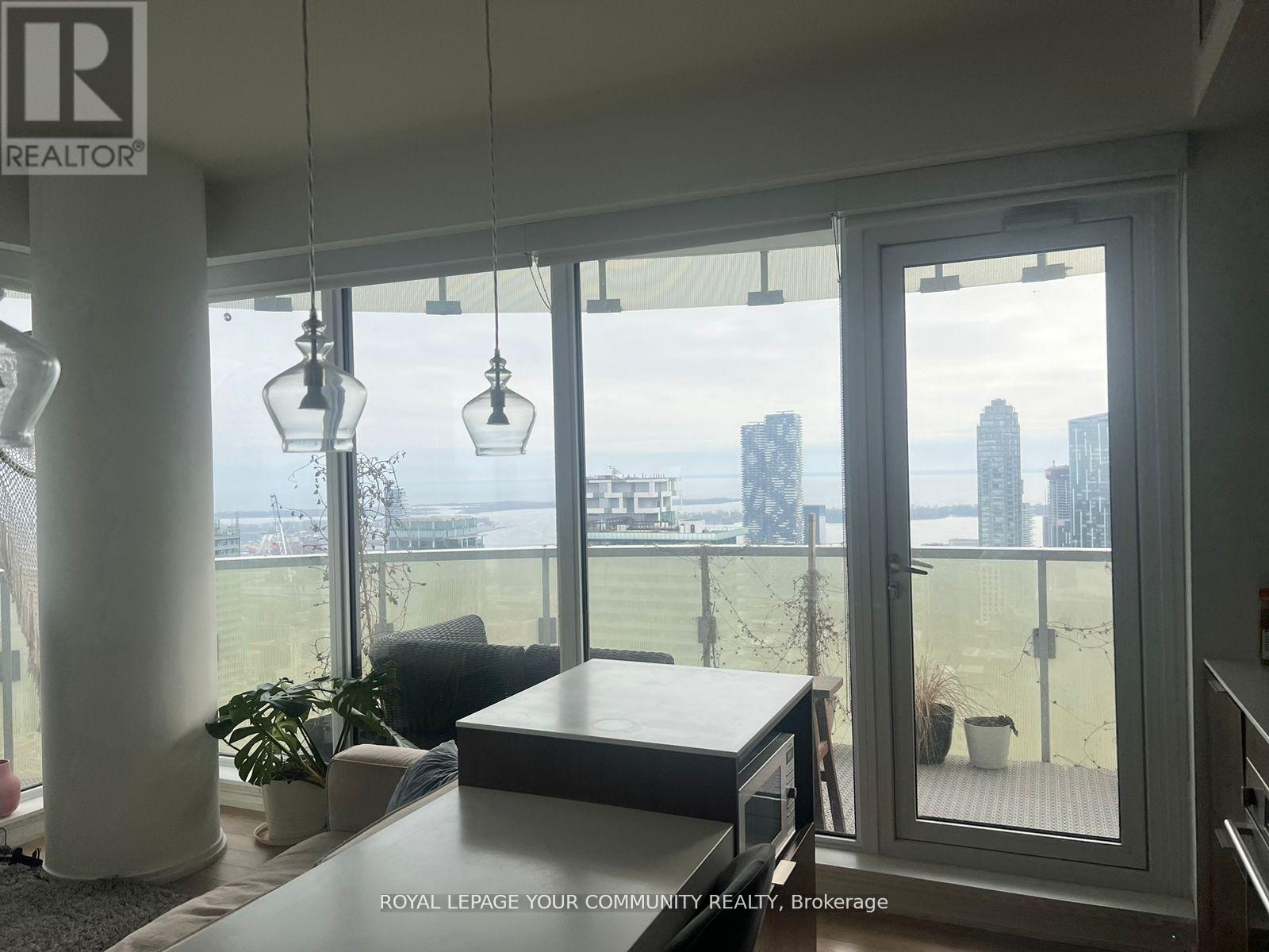 4705 - 197 Yonge Street, Toronto, Ontario  M5B 1M4 - Photo 7 - C12661014