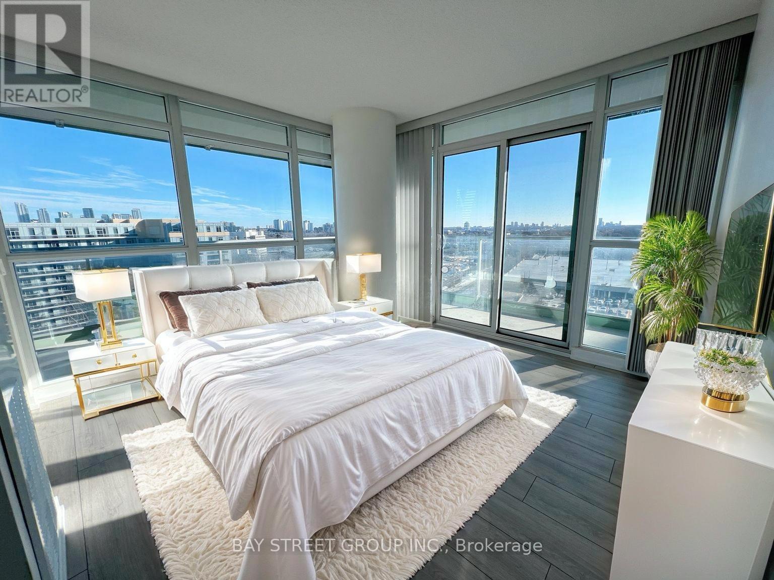 1111 - 33 SINGER COURT, Toronto, Ontario