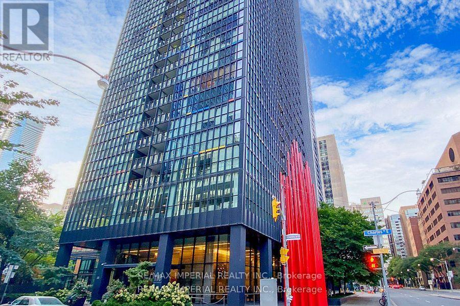 2308 - 110 Charles Street E, Toronto (Church-Yonge Corridor), Ontario  M4Y 1T5 - Photo 2 - C12661090