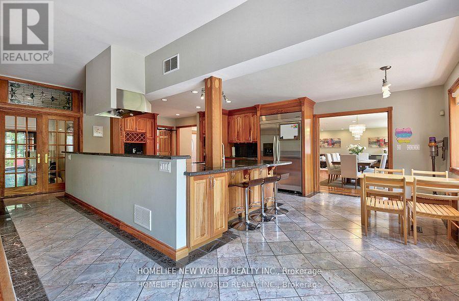 7 Sulgrave Crescent, Toronto, Ontario  M2L 1W5 - Photo 11 - C12661096