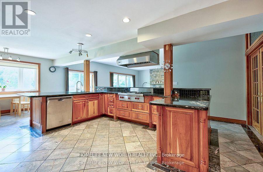 7 Sulgrave Crescent, Toronto, Ontario  M2L 1W5 - Photo 13 - C12661096