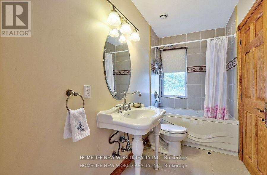 7 Sulgrave Crescent, Toronto, Ontario  M2L 1W5 - Photo 25 - C12661096