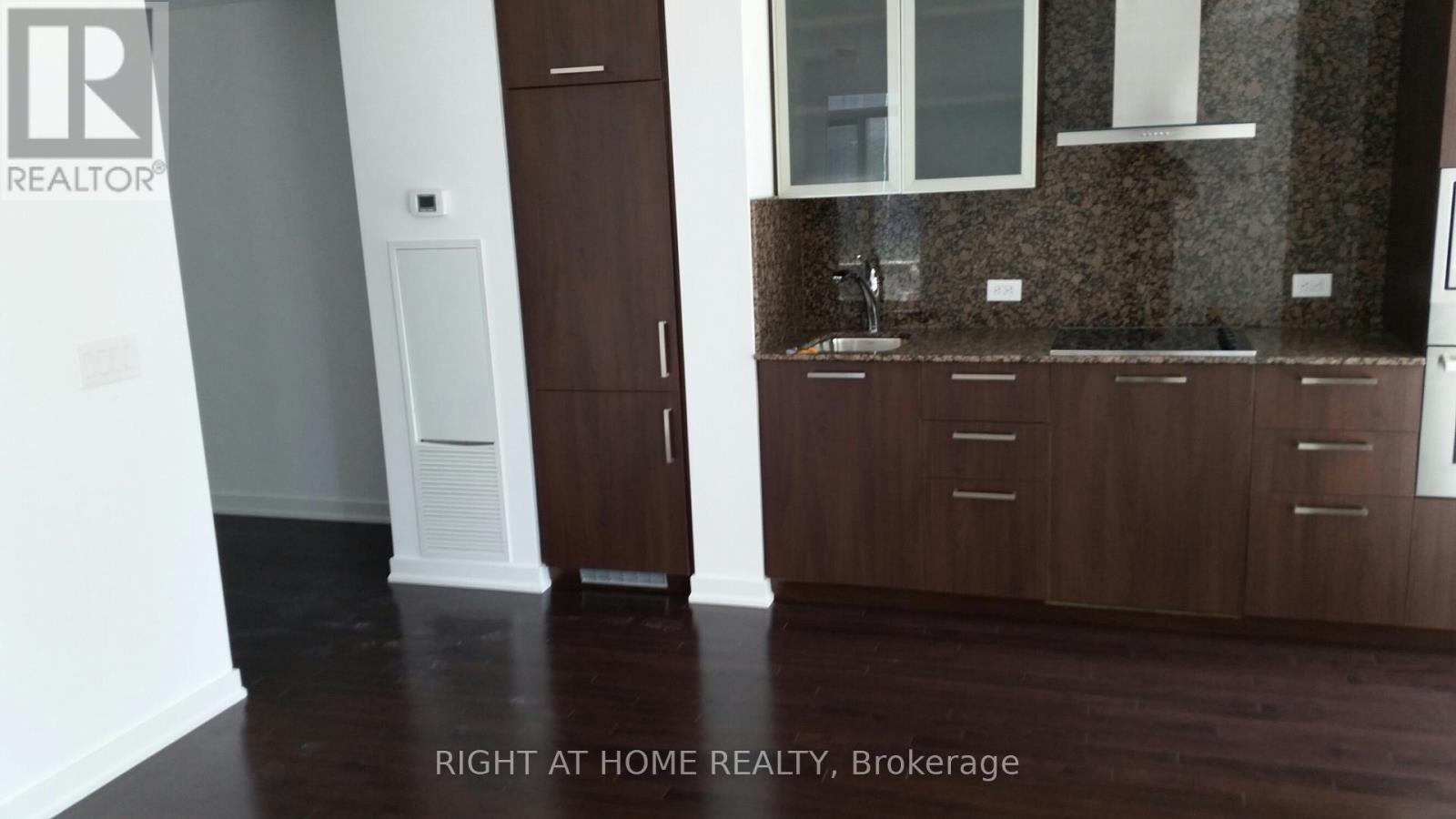 308 - 14 York Street, Toronto, Ontario  M5J 0A9 - Photo 3 - C12661102