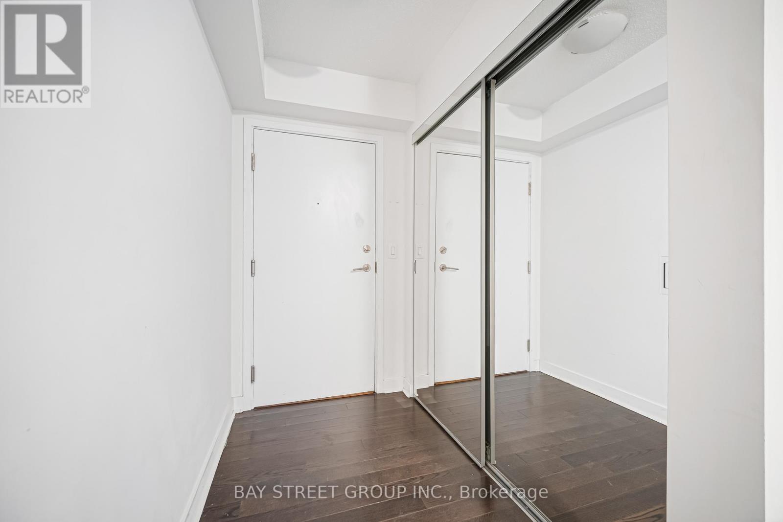 708 - 295 Adelaide Street W, Toronto, Ontario  M5V 0L4 - Photo 10 - C12661138