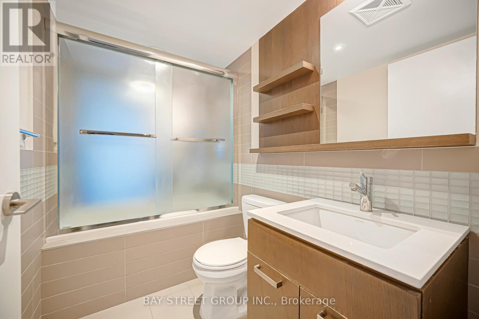 708 - 295 Adelaide Street W, Toronto, Ontario  M5V 0L4 - Photo 13 - C12661138