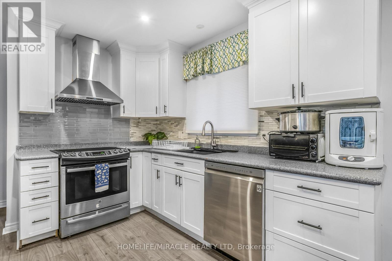 7728 Watson Street, Niagara Falls, Ontario  L2H 1E5 - Photo 10 - X12658420