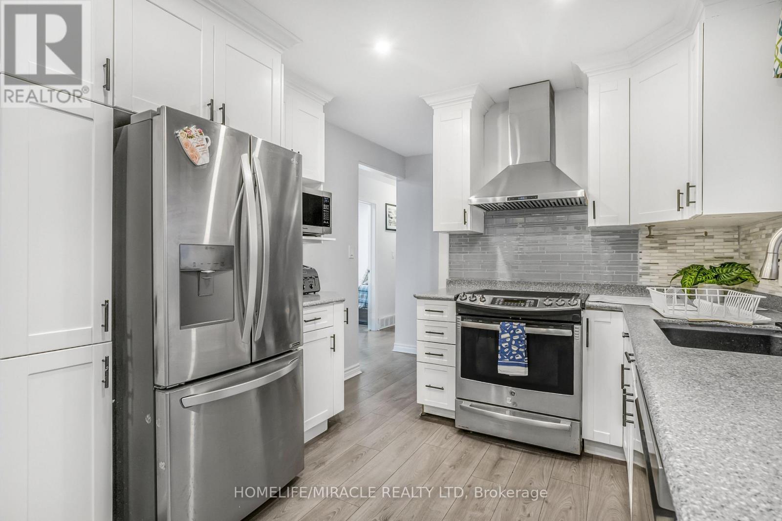 7728 Watson Street, Niagara Falls, Ontario  L2H 1E5 - Photo 11 - X12658420