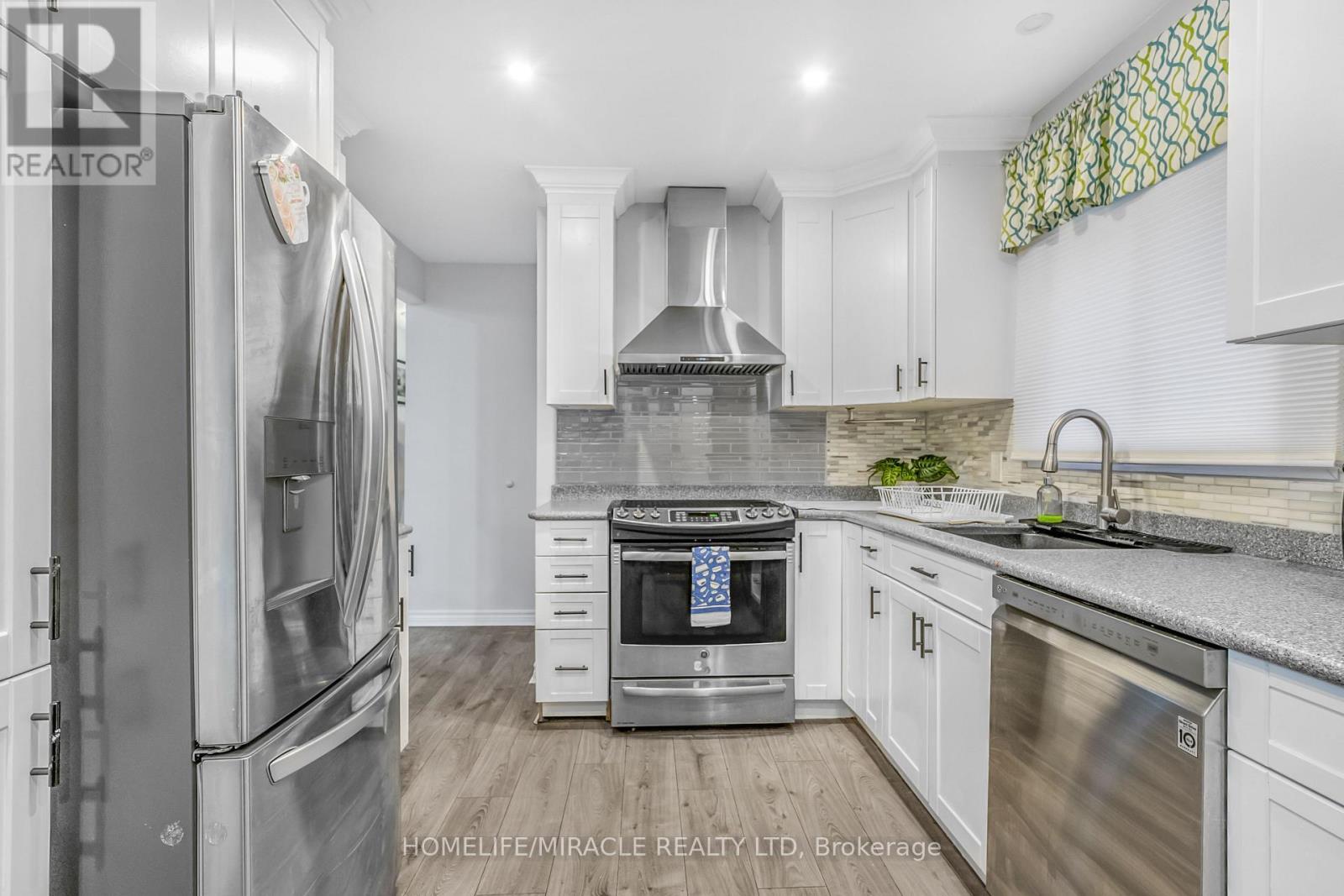 7728 Watson Street, Niagara Falls, Ontario  L2H 1E5 - Photo 9 - X12658420