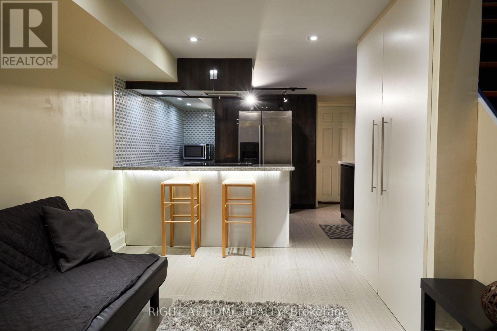 Rear - 1547 Kingston Road, Toronto, Ontario  M1N 1R9 - Photo 2 - E12660942