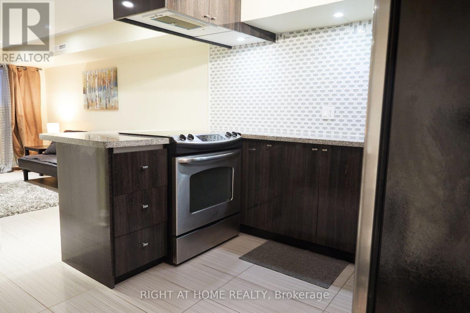 Rear - 1547 Kingston Road, Toronto, Ontario  M1N 1R9 - Photo 5 - E12660942