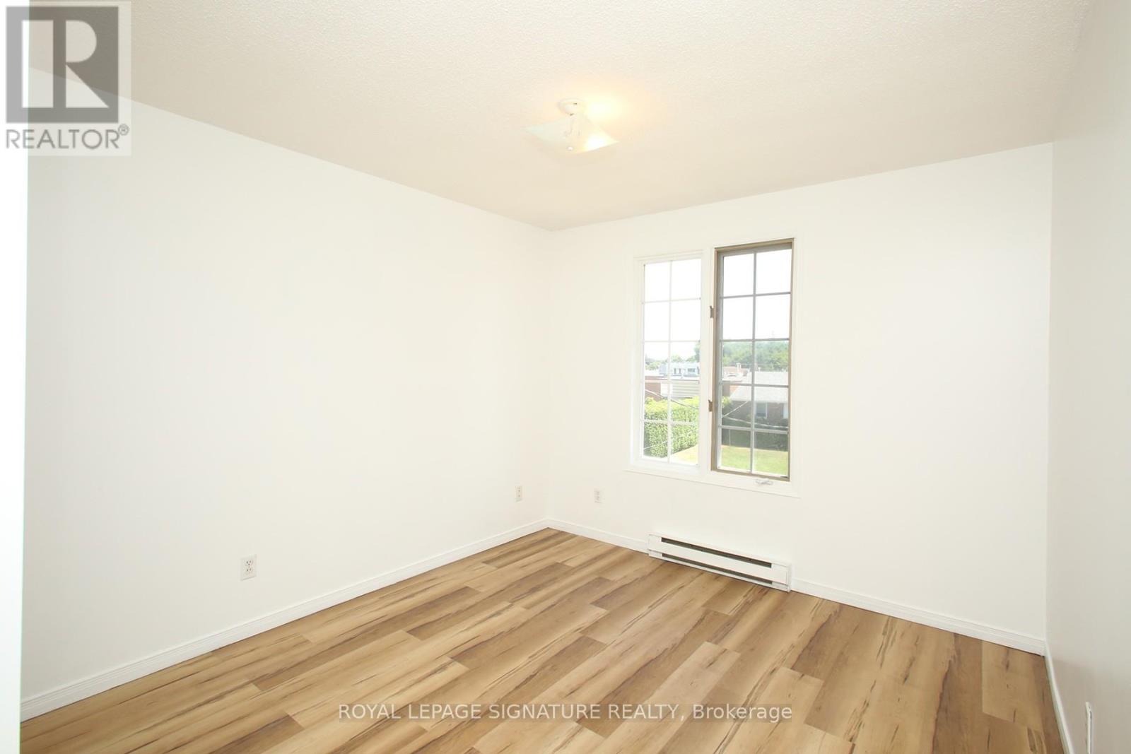 #4 - 42 Tecumseh Avenue, Oshawa (Centennial), Ontario  L1G 3N4 - Photo 9 - E12661006