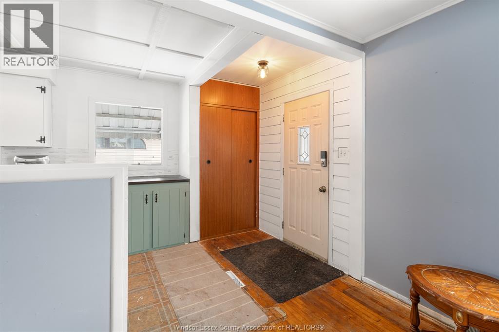 1883 Larkin Rd, Windsor, Ontario  N8W 4G7 - Photo 3 - 26000114