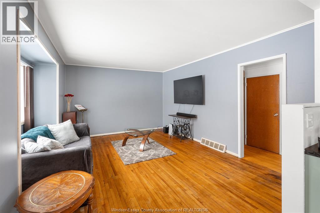 1883 Larkin Rd, Windsor, Ontario  N8W 4G7 - Photo 5 - 26000114
