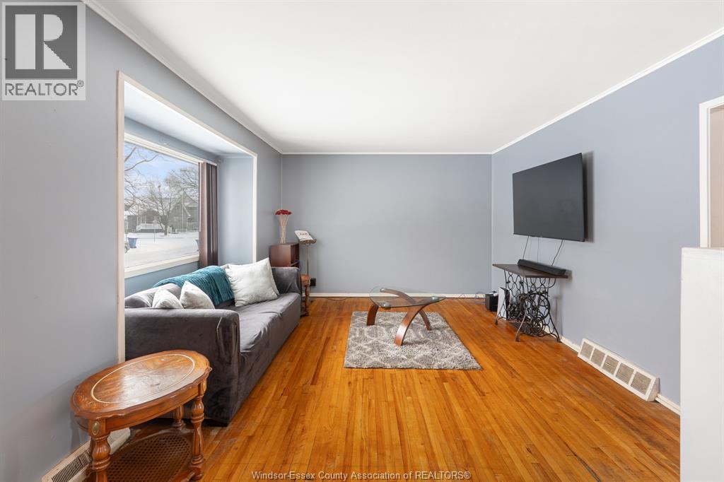 1883 Larkin Rd, Windsor, Ontario  N8W 4G7 - Photo 7 - 26000114