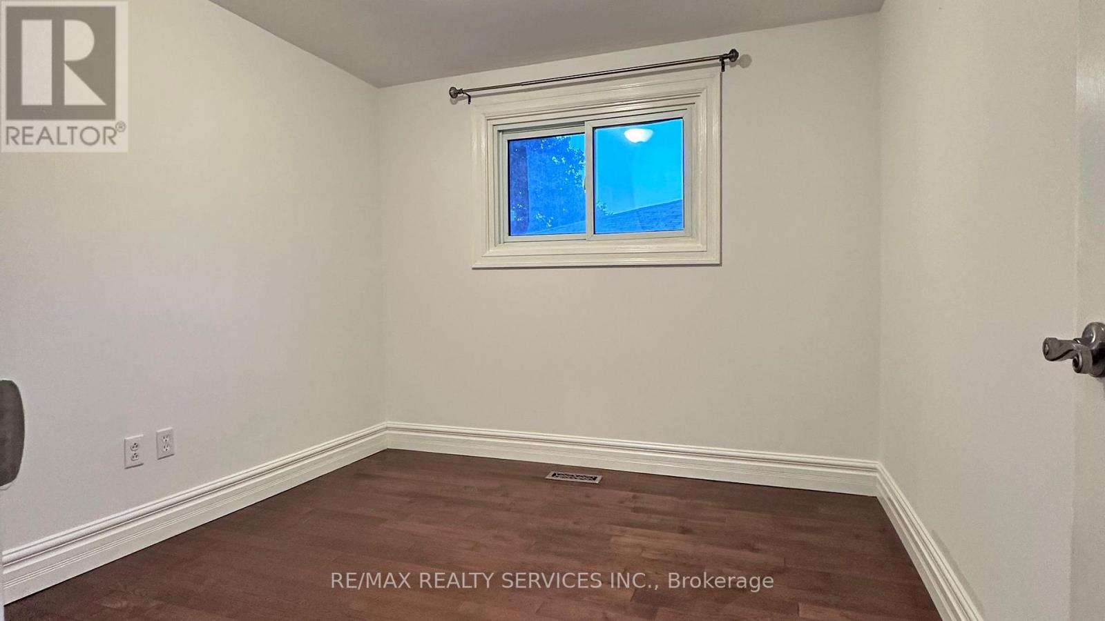 5 Hammond Crescent, New Tecumseth (Beeton), Ontario  L0G 1A0 - Photo 12 - N12661062